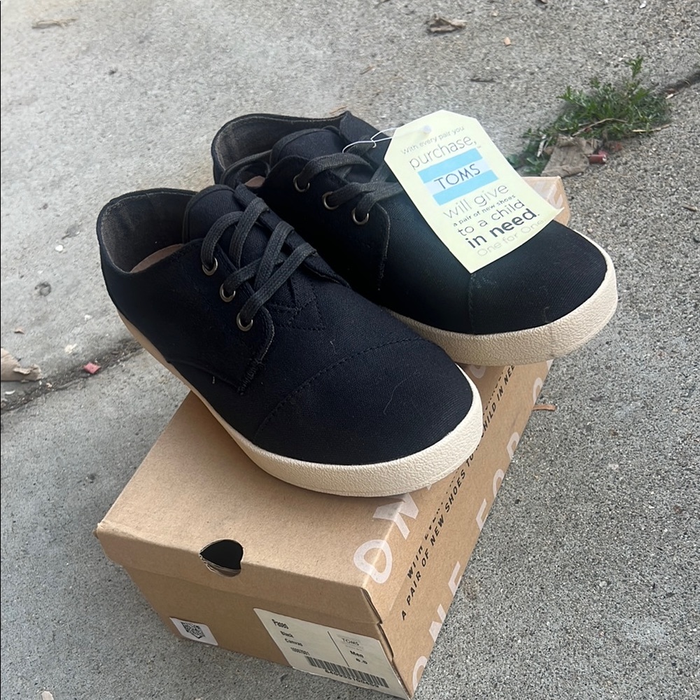 TOMS Men's Black Canvas Shoes